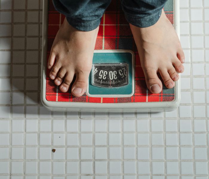 Timbangan badan dengan angka menurun